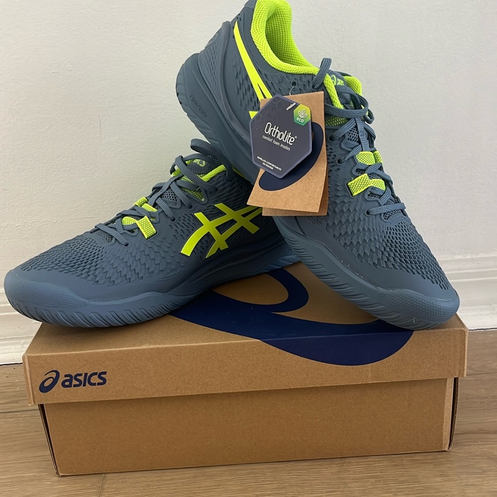 Never worn Men’s ASICS  gel resolution 9 Tennis Shoes, size 10.5